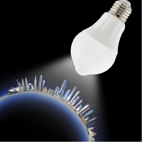 Obrázok pre LED žiarovka E27 6W/450lm , klasik s PIR senzorom , studená = 45W
